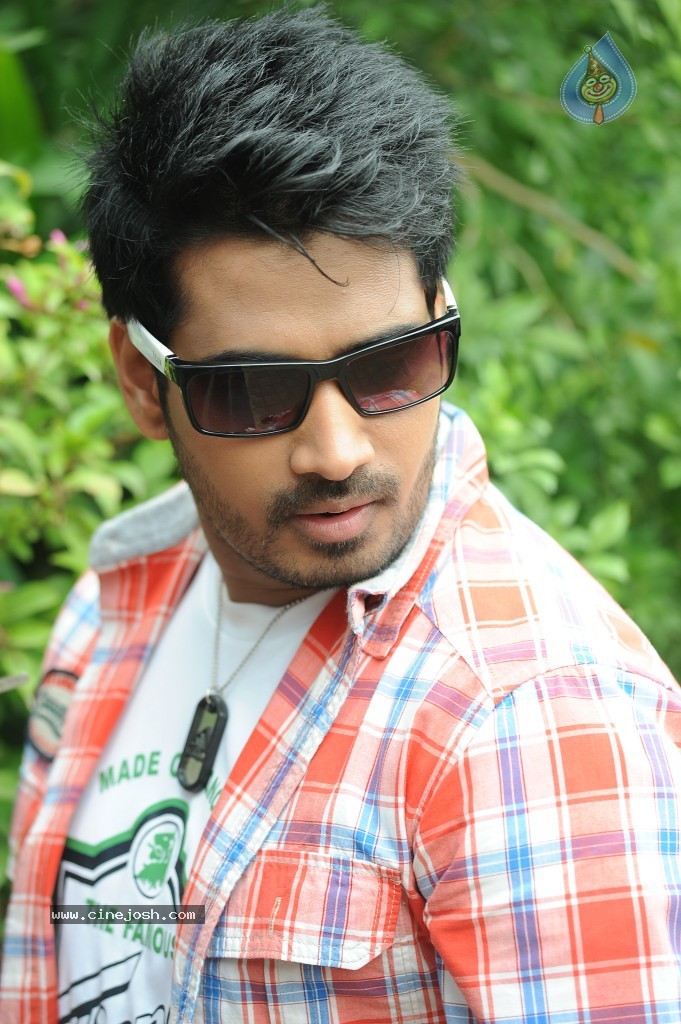 Paanipoori Movie Stills - 15 / 27 photos
