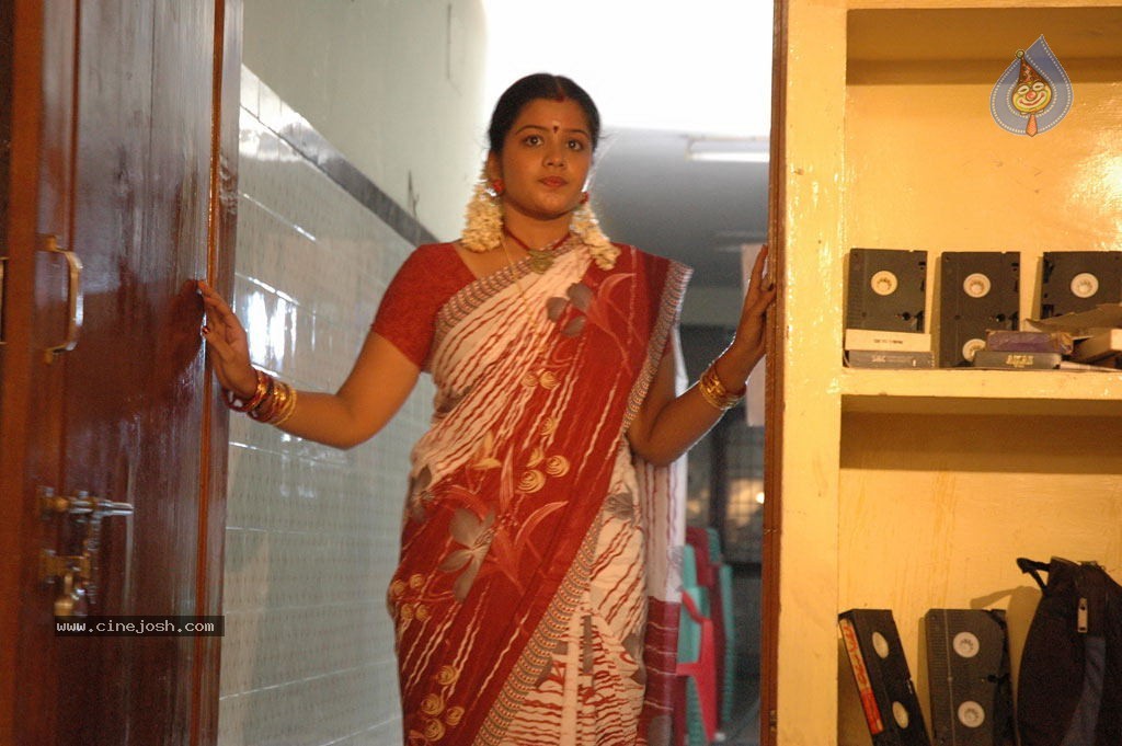 Paavi Tamil Movie Spicy Stills - 28 / 43 photos
