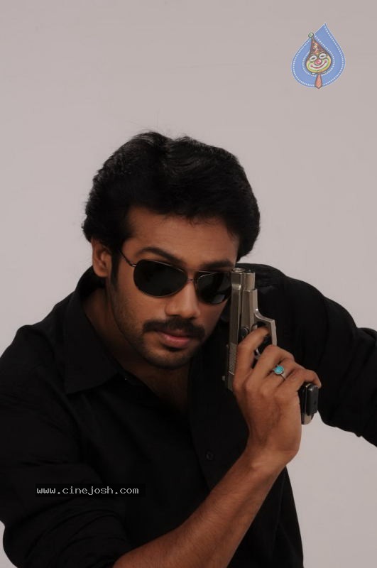 Padam Paarthu Kathai Sol Tamil Movie Stills - 4 / 82 photos