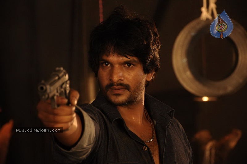 Padam Paarthu Kathai Sol Tamil Movie Stills - 21 / 82 photos