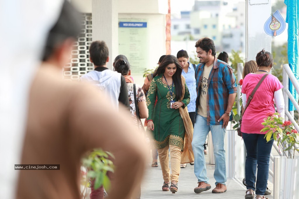Padam Pesum Tamil Movie Stills - 9 / 28 photos