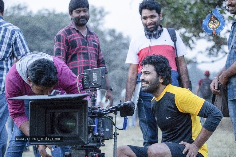 Padi Padi Leche Manasu Movie Working Stills - 3 / 3 photos