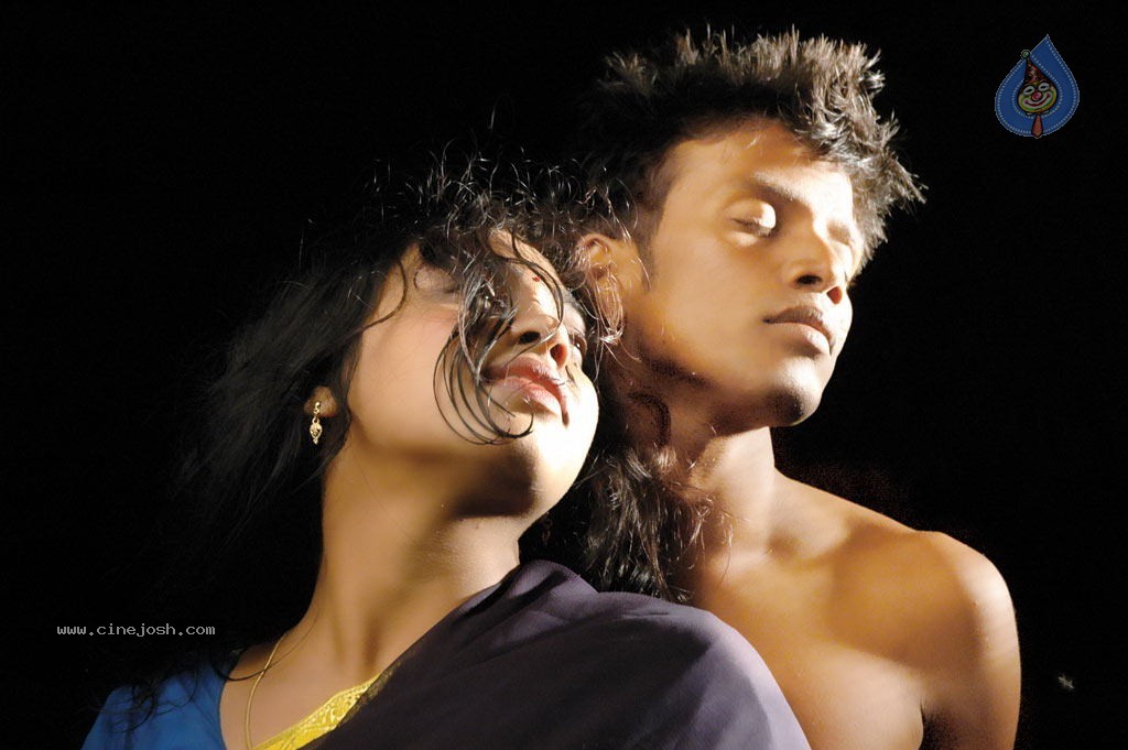 Padikira Vayasula Tamil Movie Hot Stills - 25 / 32 photos