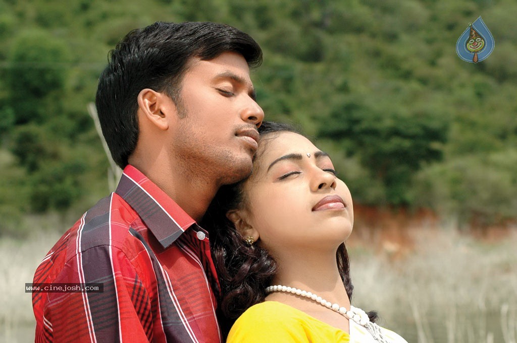 Padikkira Vayasula Tamil Movie Stills - 21 / 58 photos