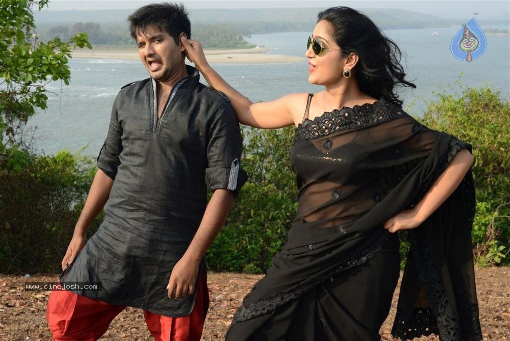 Pagadai Pagadai Tamil Movie Stills - 5 / 54 photos