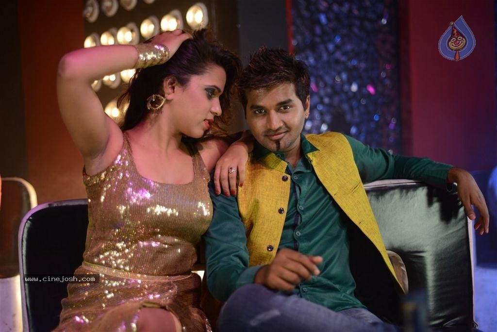 Pagadai Pagadai Tamil Movie Stills - 16 / 54 photos