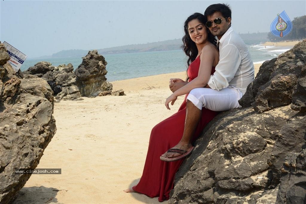 Pagadai Pagadai Tamil Movie Stills - 19 / 54 photos