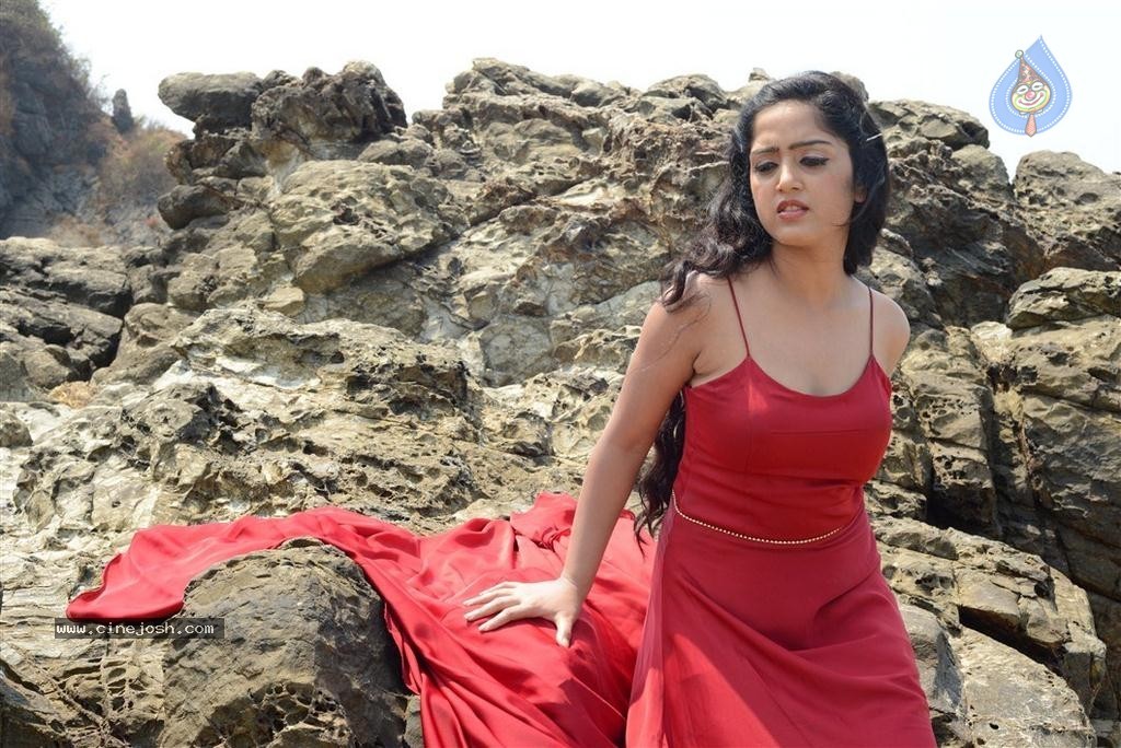 Pagadai Pagadai Tamil Movie Stills - 40 / 54 photos