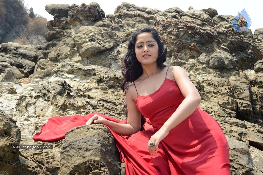 Pagadai Pagadai Tamil Movie Stills - 44 / 54 photos