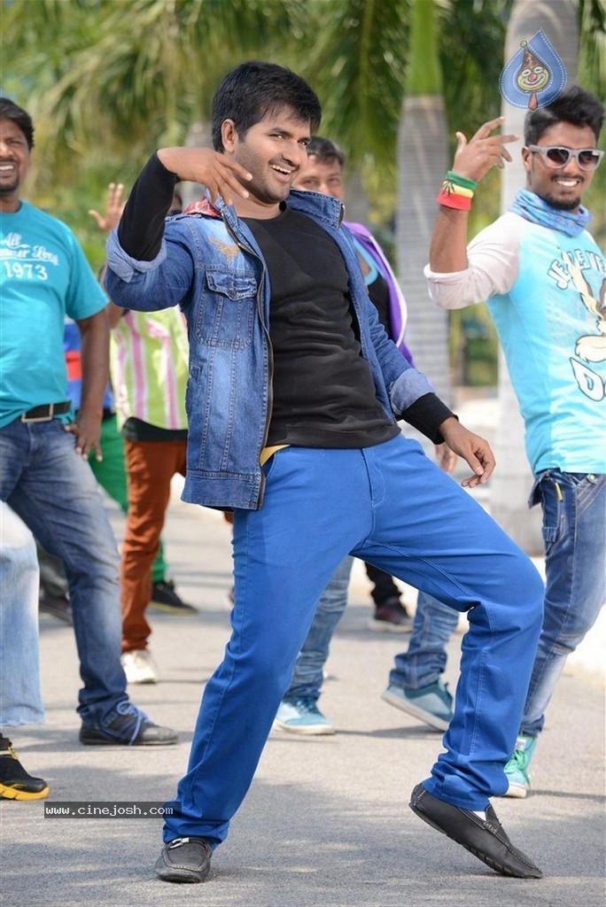 Pagadai Pagadai Tamil Movie Stills - 53 / 54 photos