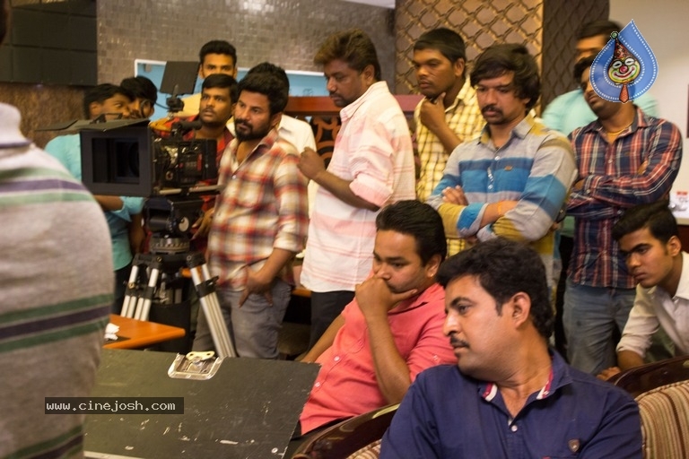 Paisa Paramatma Movie Stills - 8 / 16 photos