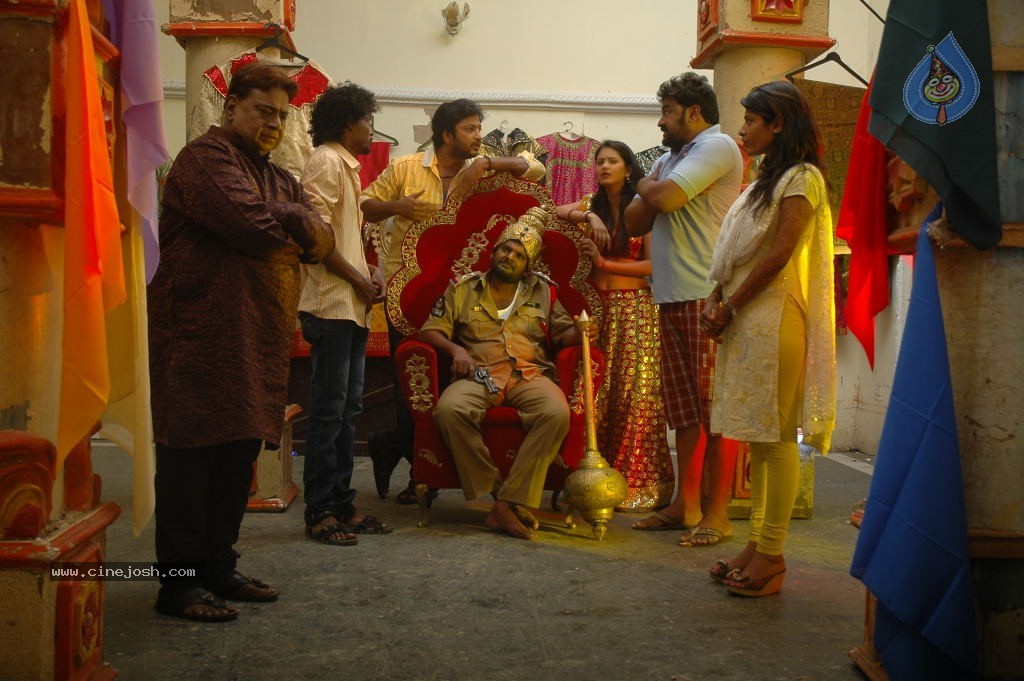 Pakado Pakado Movie Stills - 6 / 47 photos