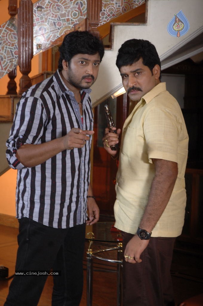 Pakado Pakado Movie Stills - 23 / 47 photos