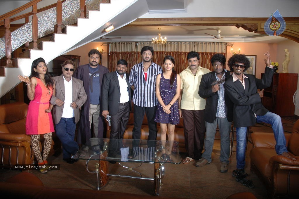 Pakado Pakado Movie Stills - 34 / 47 photos