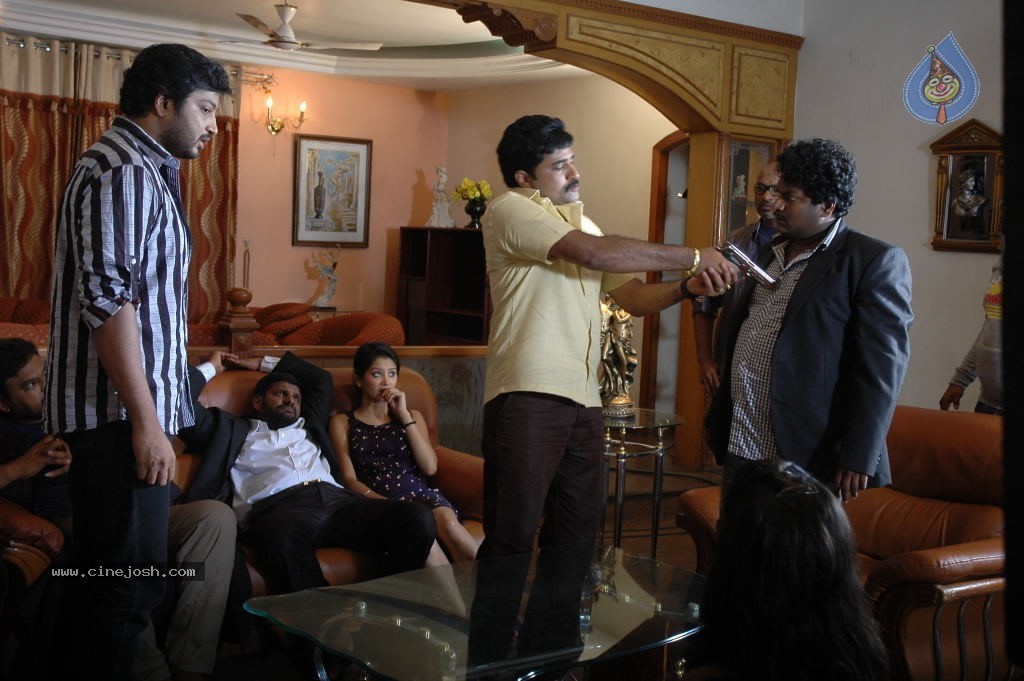 Pakado Pakado Movie Stills - 35 / 47 photos