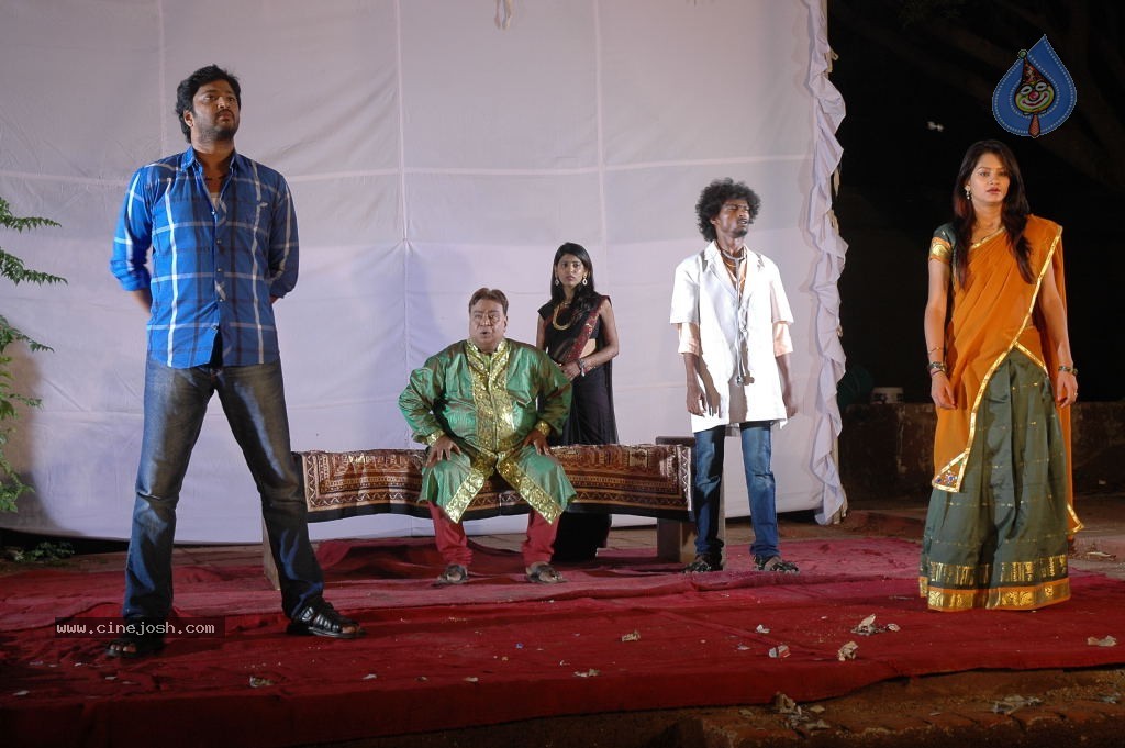 Pakado Pakado Movie Stills - 47 / 47 photos