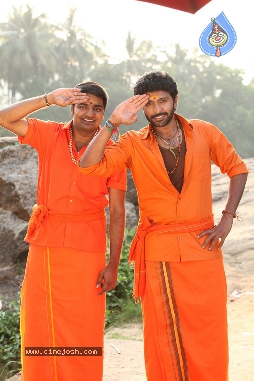 Pakka Movie Working Stills And Photos - 12 / 32 photos
