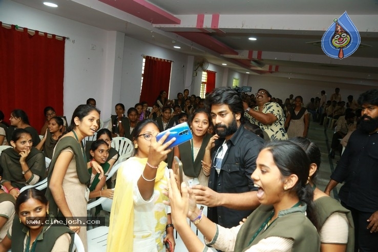 Palasa Team at Narasaraopeta College - 27 / 42 photos