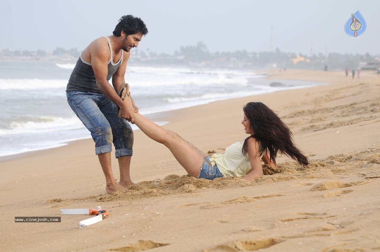 Pandavullo Okadu Movie Stills n Walls - 10 / 28 photos
