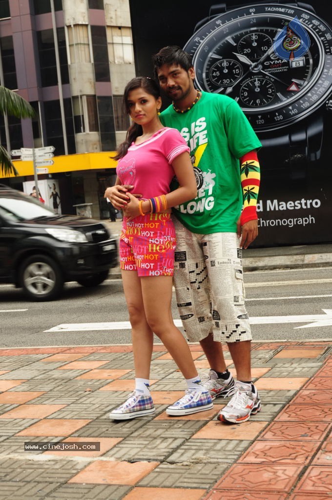 Pandi Oli Perukki Nilayam Tamil Movie Stills - 41 / 75 photos