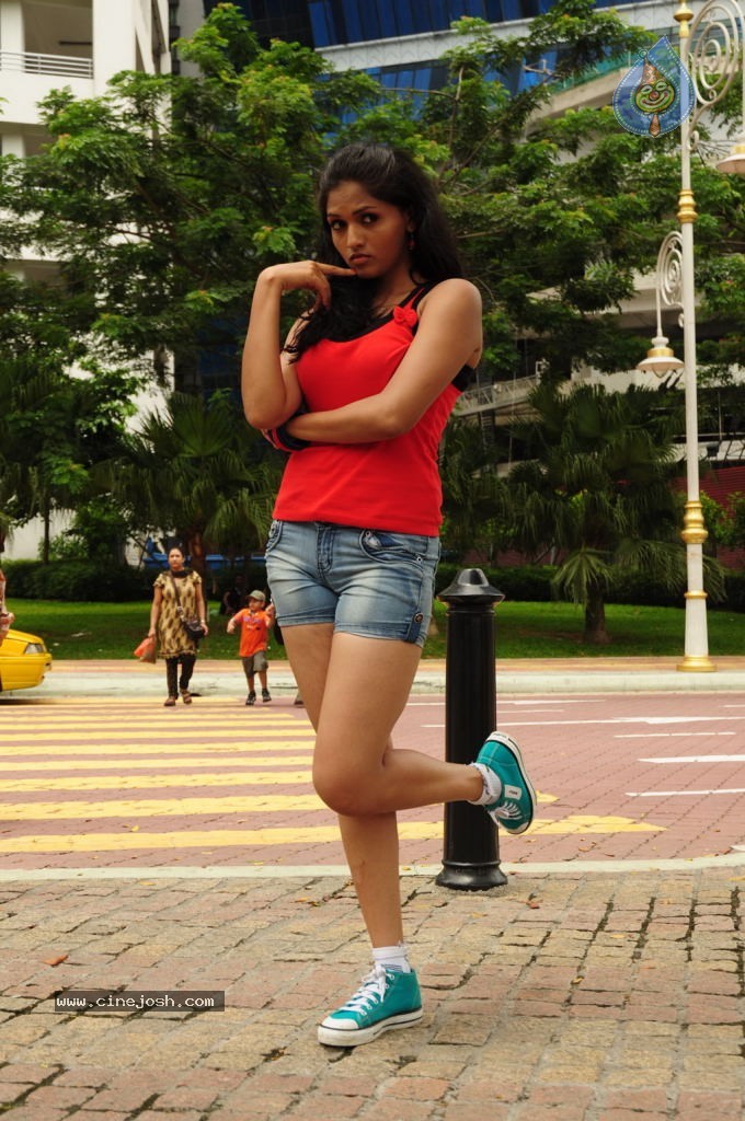 Pandi Oli Perukki Nilayam Tamil Movie Stills - 49 / 75 photos