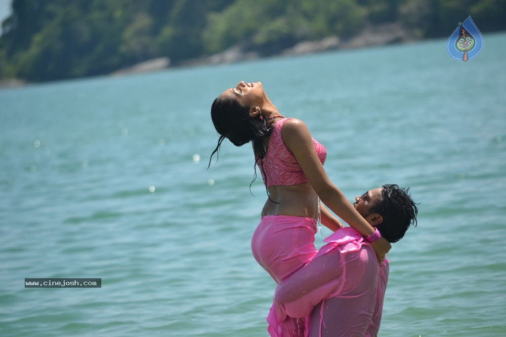 Pandi Oli Perukki Nilayam Tamil Movie Stills - 70 / 75 photos