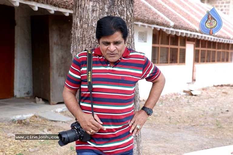 Pandugadu Photo  Studio Movie Stills - 7 / 16 photos