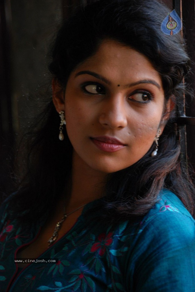 Panduvam Tamil Movie Stills - 27 / 52 photos