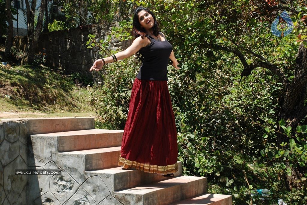 Panduvam Tamil Movie Stills - 43 / 52 photos