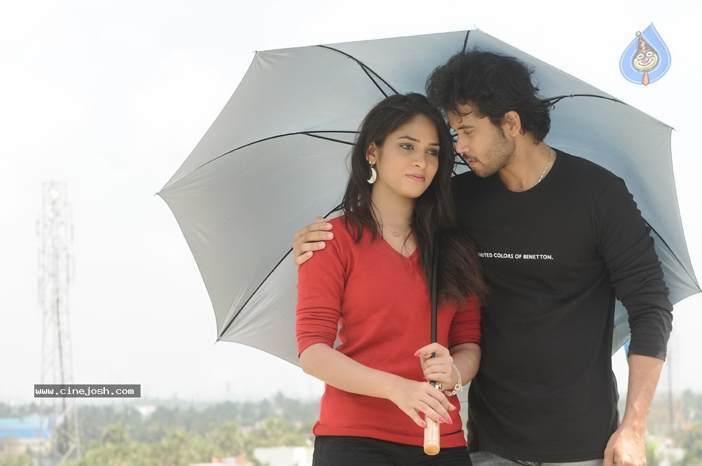 Pani Vizhum Malar Vanam Tamil Movie Stills - 17 / 32 photos