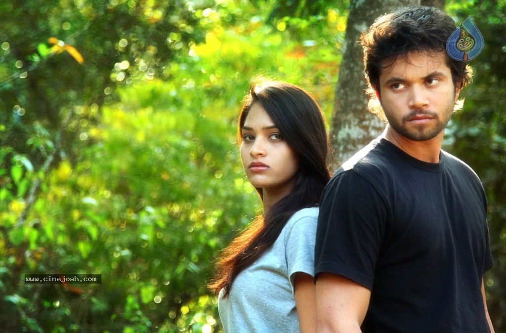 Pani Vizhum Malar Vanam Tamil Movie Stills - 21 / 32 photos