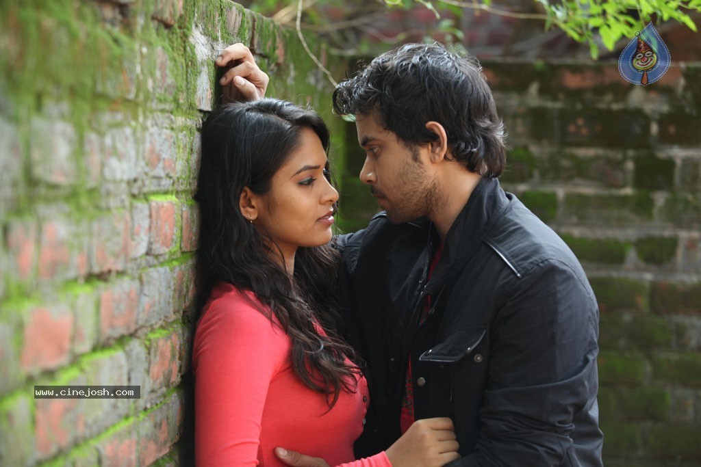 Pani Vizhum Malar Vanam Tamil Movie Stills - 23 / 32 photos
