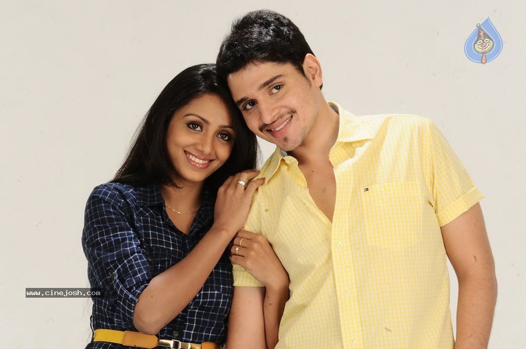 Panivizhum Nilavu Tamil Movie Stills - 10 / 34 photos