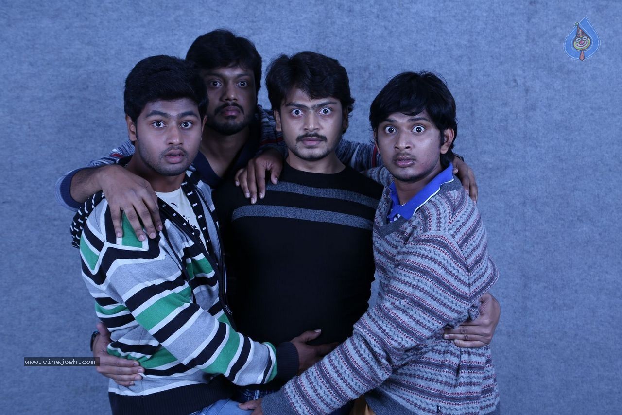 Parahushar Movie Stills - 3 / 18 photos