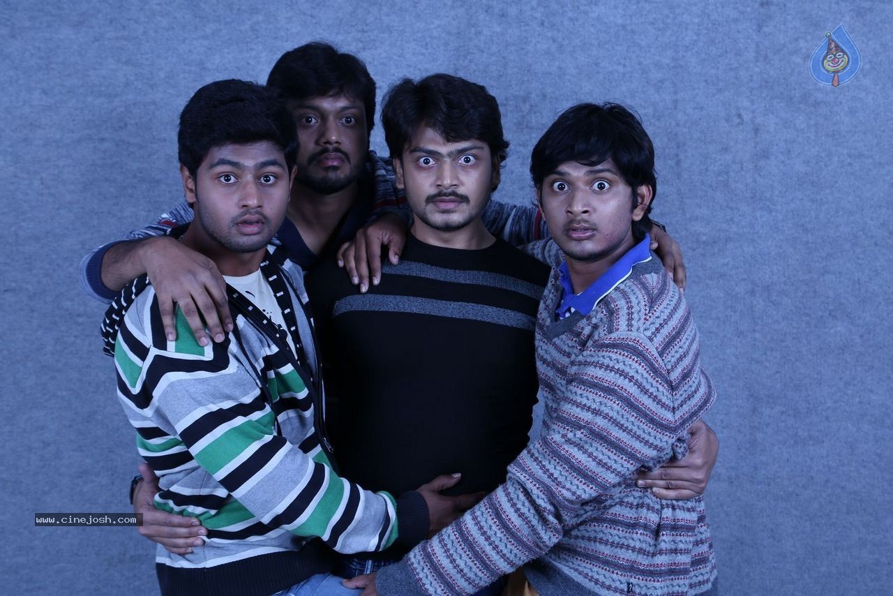 Parahushar Movie Stills - 3 / 18 photos