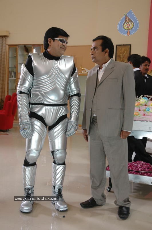 Parama Veera Chakra Movie Stills - 12 / 22 photos