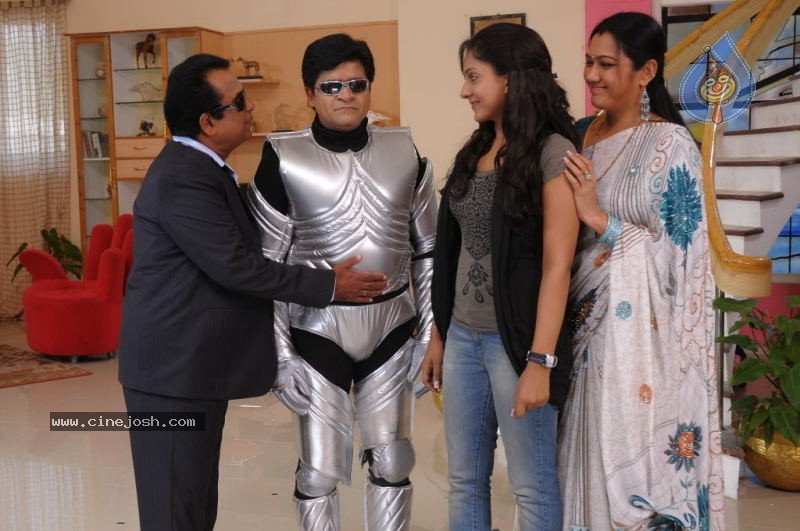 Parama Veera Chakra Movie Stills - 13 / 22 photos