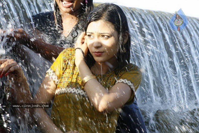 Parithi Tamil Movie Hot Stills - 24 / 60 photos