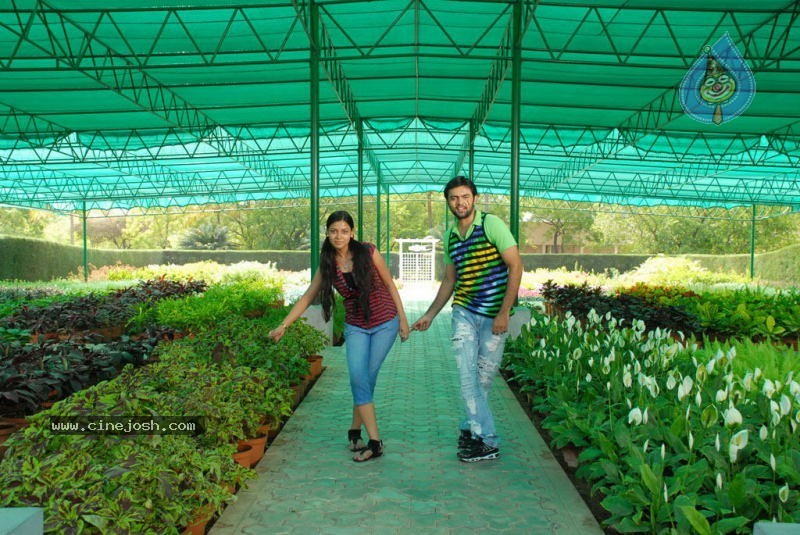 Parithi Tamil Movie Hot Stills - 33 / 60 photos