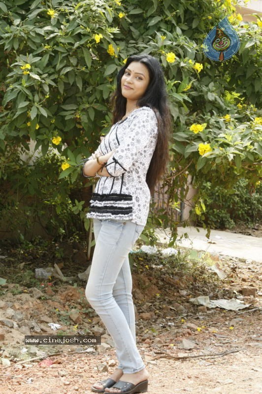 Parithi Tamil Movie Hot Stills - 43 / 60 photos
