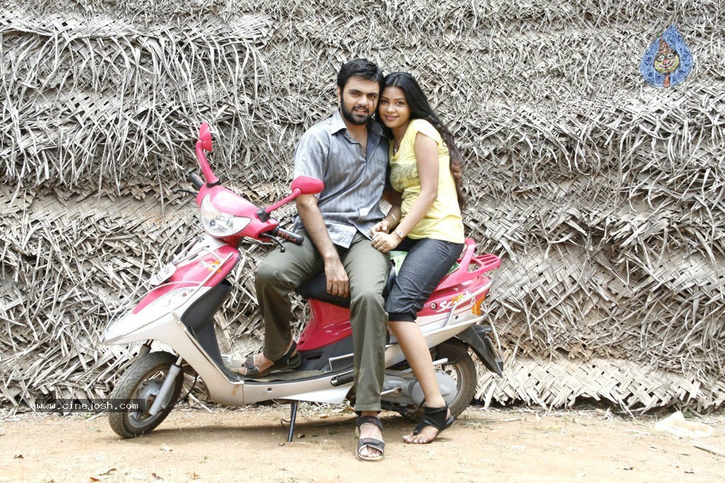 Parithi Tamil Movie Stills  - 18 / 53 photos