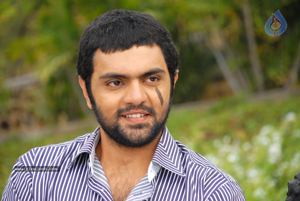 Parithi Tamil Movie Stills  - 23 / 53 photos