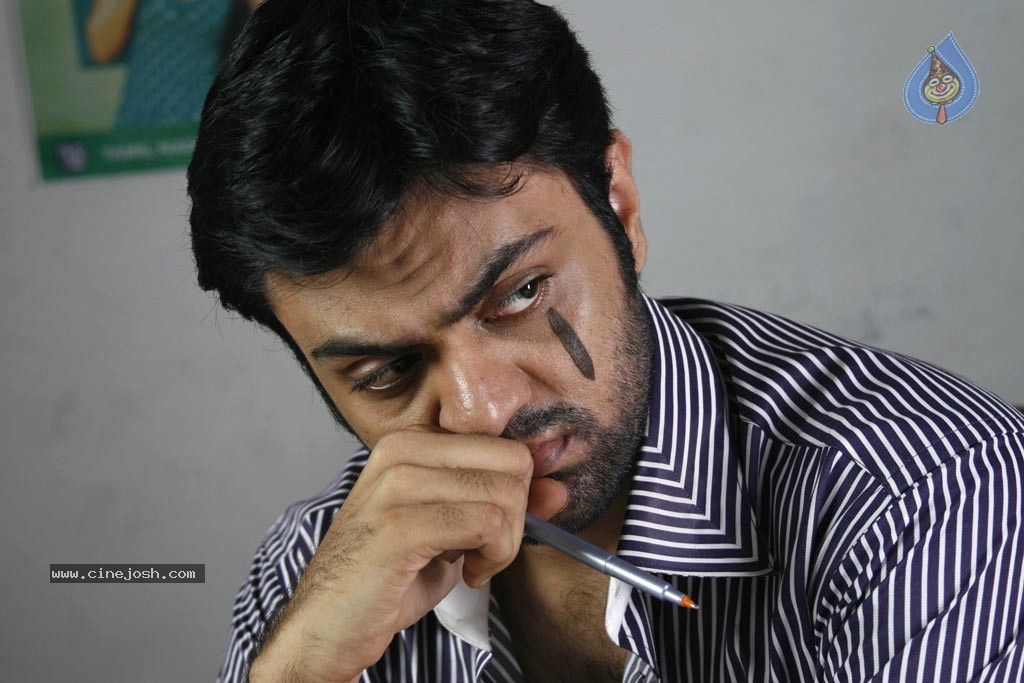 Parithi Tamil Movie Stills  - 33 / 53 photos