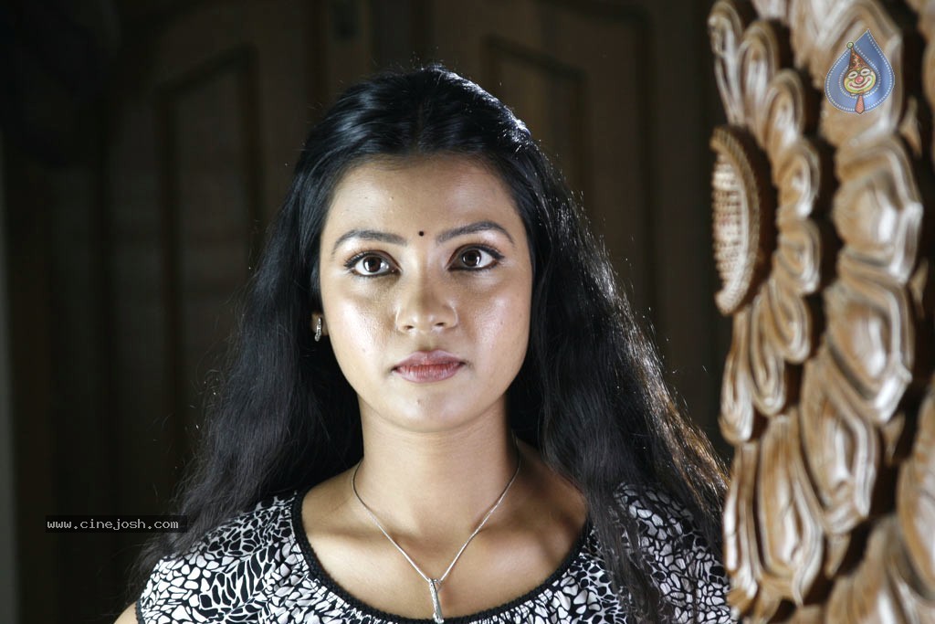 Parithi Tamil Movie Stills  - 41 / 53 photos