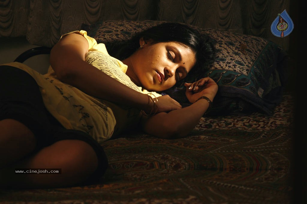Parithi Tamil Movie Stills  - 45 / 53 photos