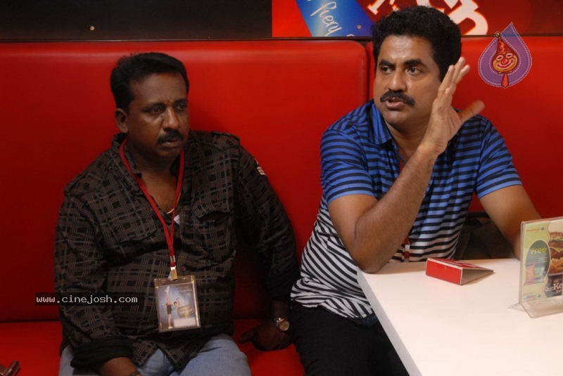 Pasakara Nanbargal Tamil Movie Stills - 13 / 56 photos