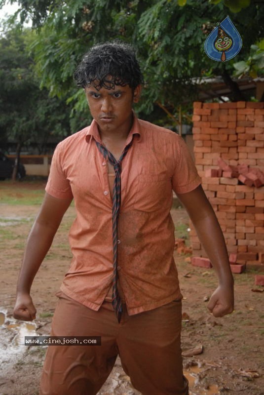 Pasakara Nanbargal Tamil Movie Stills - 22 / 56 photos