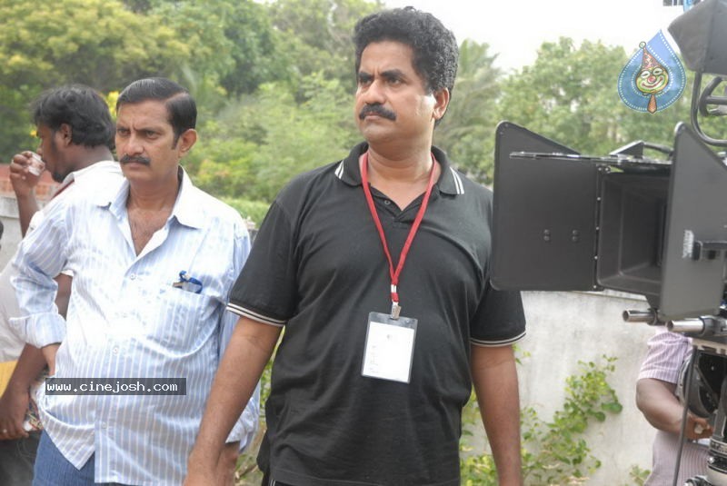 Pasakara Nanbargal Tamil Movie Stills - 33 / 56 photos