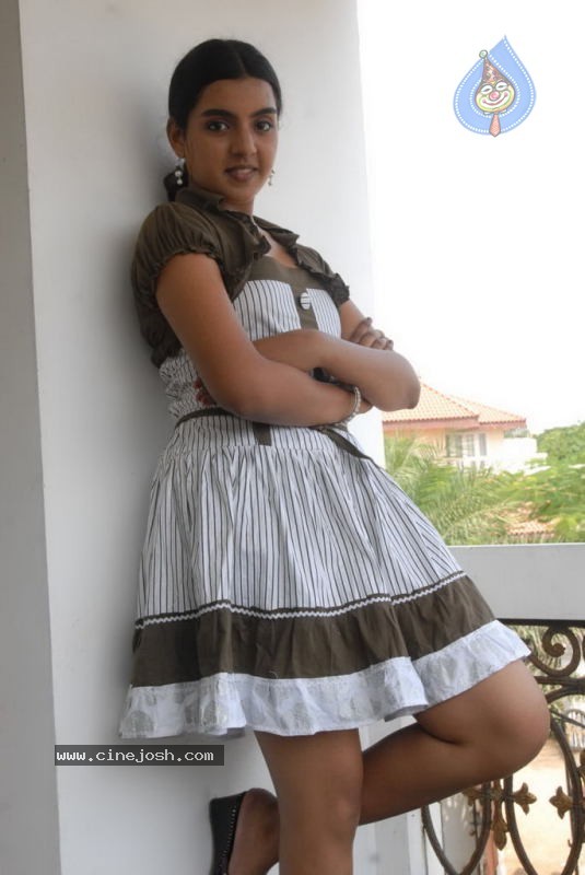 Pasakara Nanbargal Tamil Movie Stills - 52 / 56 photos