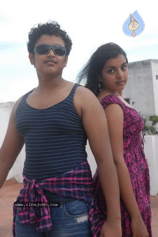 Pasakara Nanbargal Tamil Movie Stills - 36 / 44 photos